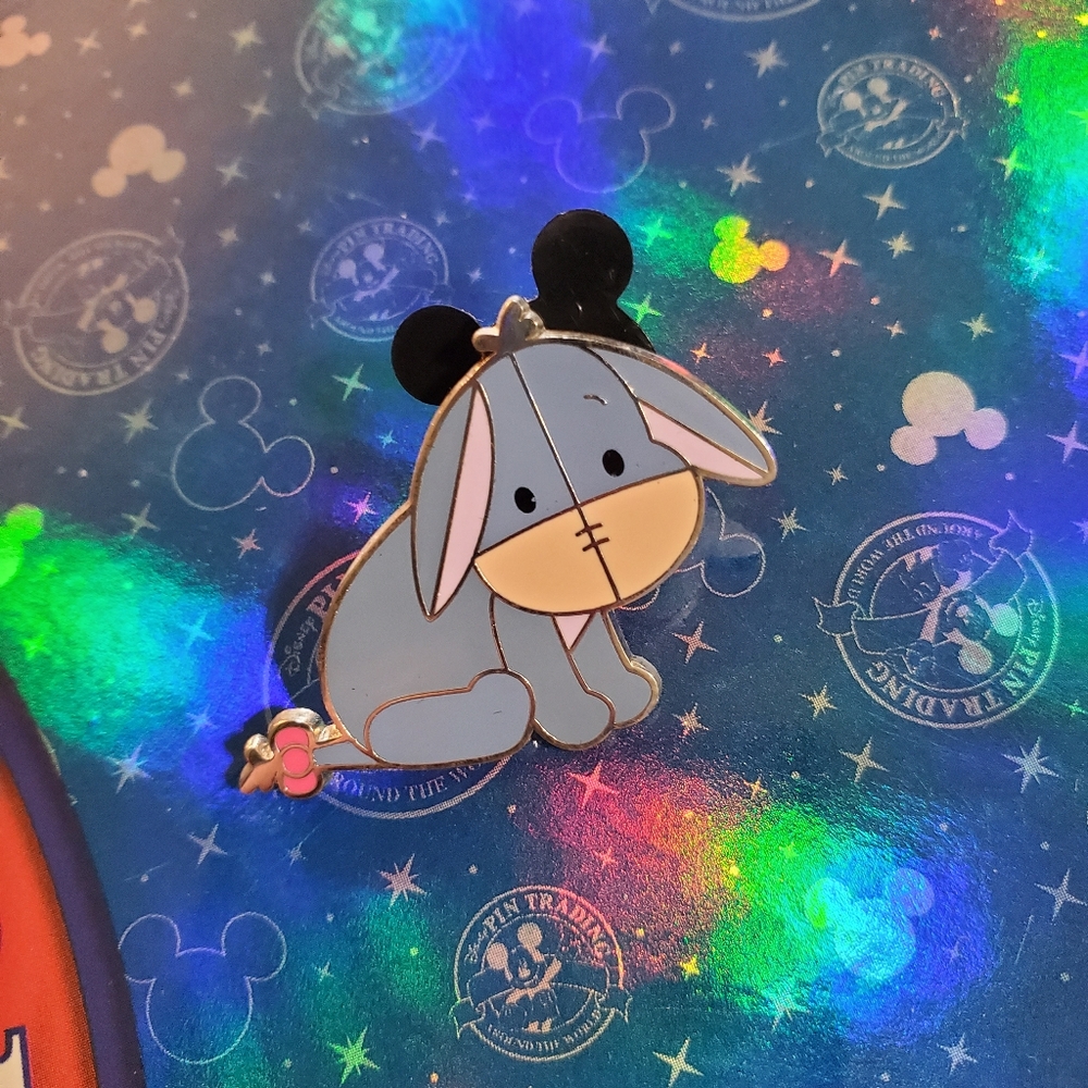 Baby Eeyore Pin - Picture 4 of 4